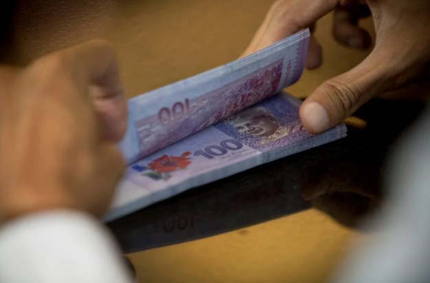 Ringgit ditutup rendah berbanding dolar AS