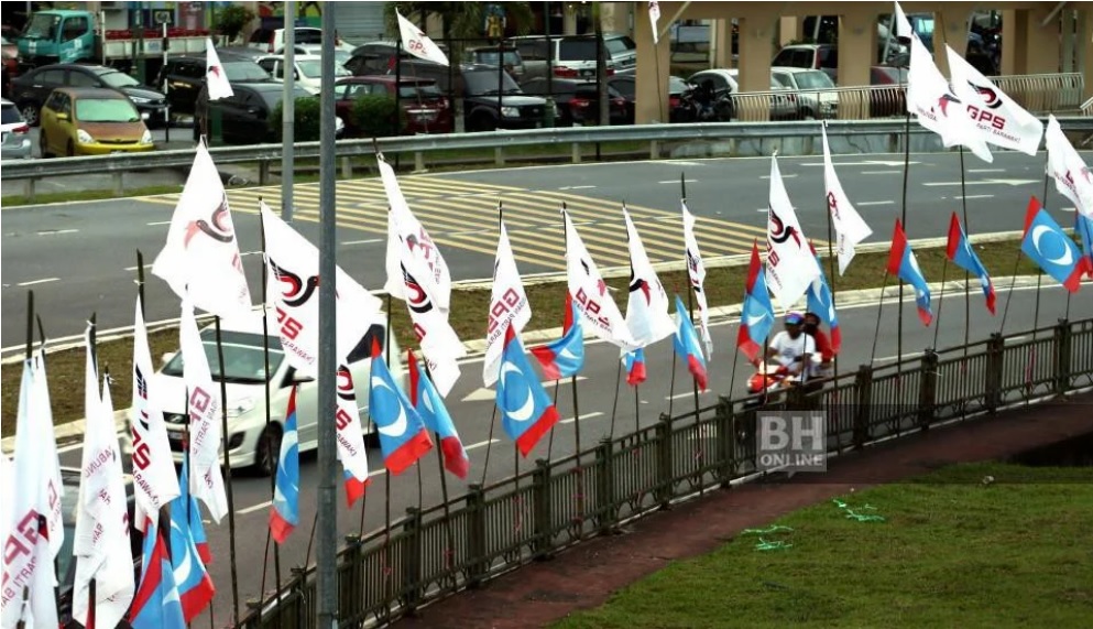 Perang bendera makin rancak