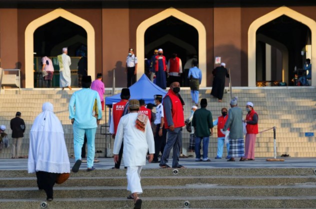 Sabah benarkan 50 peratus kehadiran di masjid, surau