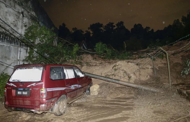 200 penghuni 48 rumah diarah kosongkan kediaman