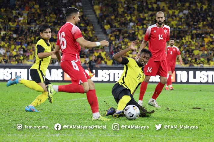 Harimau Malaya, Bahrain terikat 0-0 separuh masa