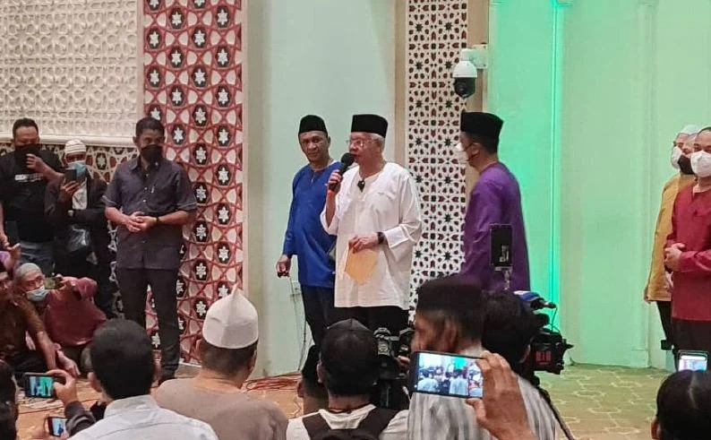 Najib sumpah mubahalah di Masjid Kampung Baru