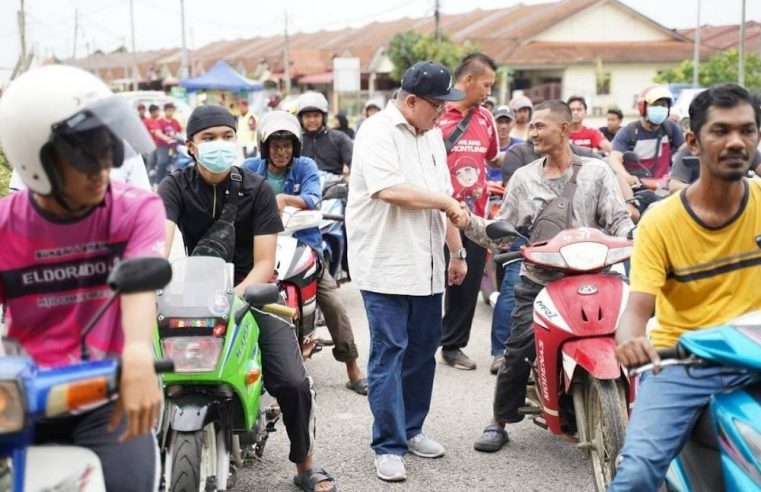 500 penunggang motosikal di Balok terima petrol percuma