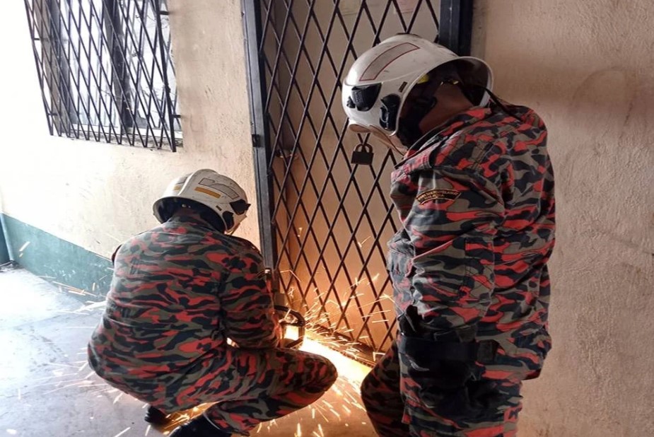 Bau busuk bongkar penemuan mayat