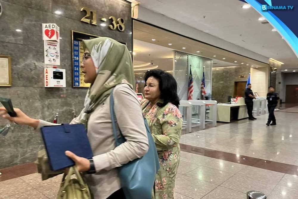 Mesyuarat MKT UMNO, kehadiran Rosmah cetus tanda tanya