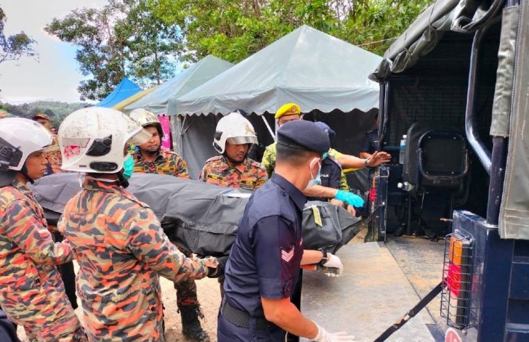 Bomba laung azan dalam usaha kesan mangsa tanah runtuh