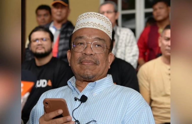 Phahrolrazi bersama lebih 200 ahli Amanah umum keluar parti