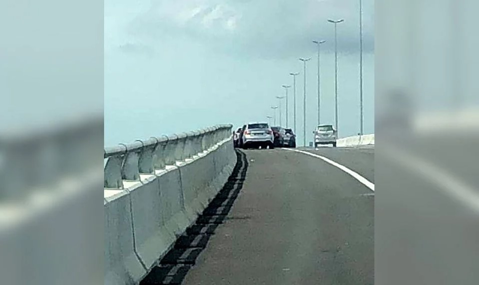 Jangan berhenti rakam gambar di Jambatan Sungai Pulai