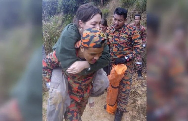 Anggota bomba gendong pendaki cedera turun bukit