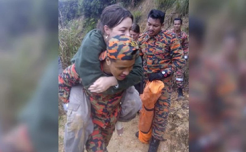 Anggota bomba gendong pendaki cedera turun bukit