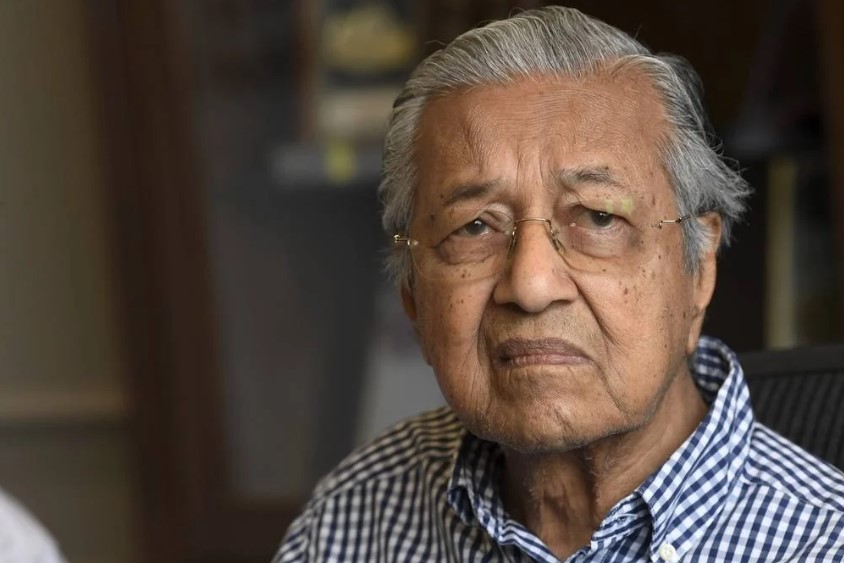 ‘Tak patut salahkan saya letak jawatan PM’ – Tun M