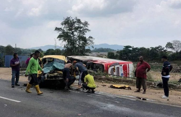 Suami isteri maut kereta bertembung bas ekspres