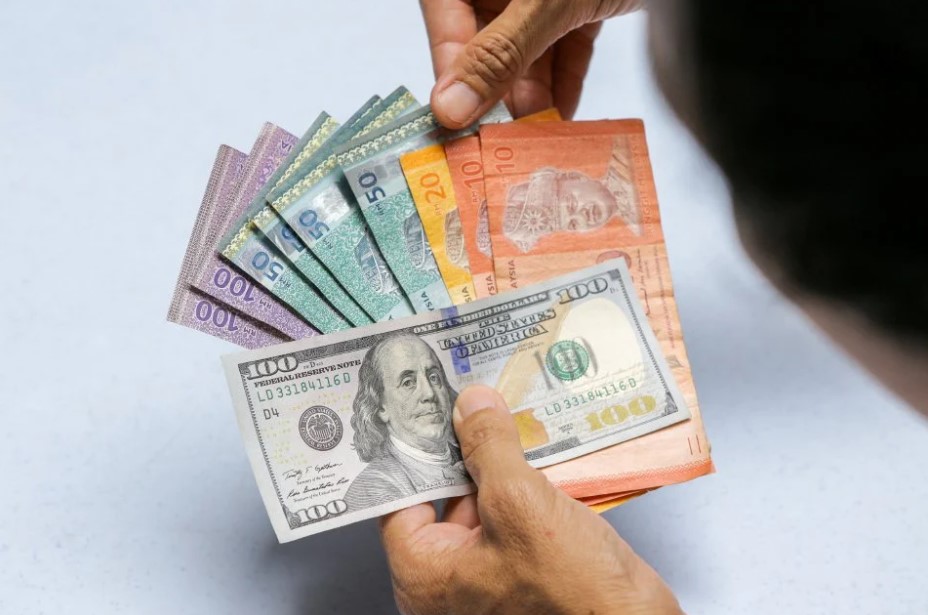 Ringgit boleh jatuh sehingga RM5 sedolar AS