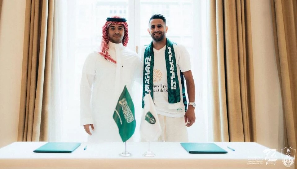 Al-Ahli ikat Mahrez sehingga tahun 2027