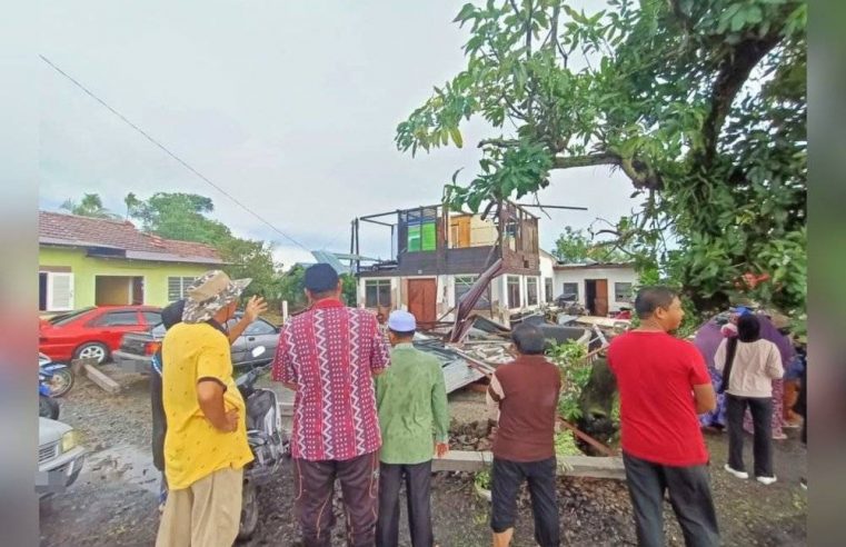 11 rumah rosak teruk dibadai puting beliung