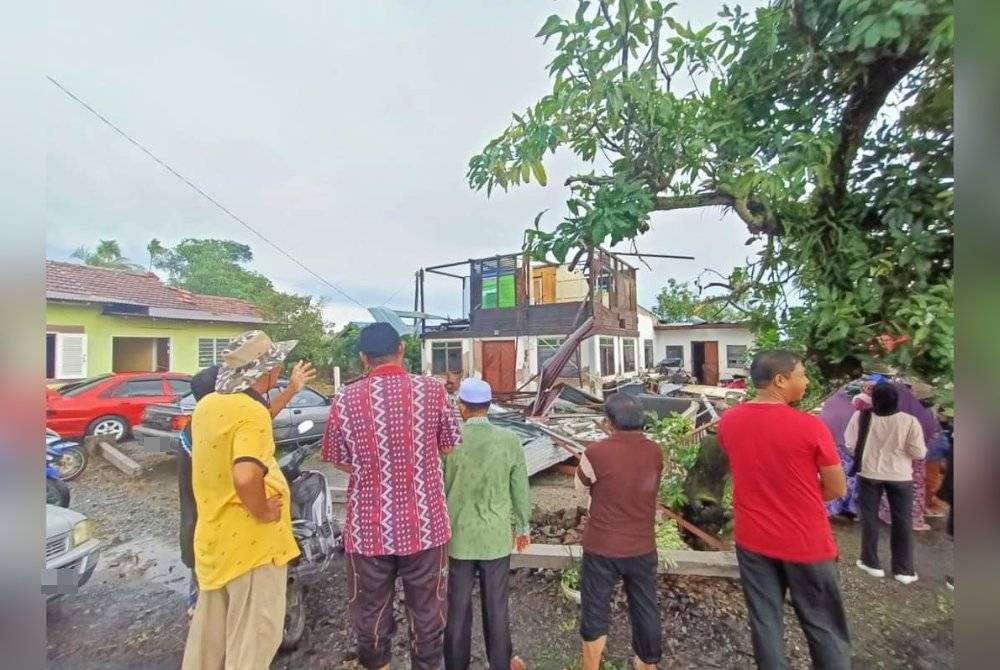 11 rumah rosak teruk dibadai puting beliung