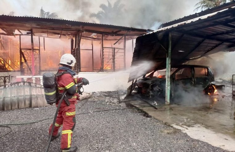 Sebuah rumah, kereta musnah dalam kebakaran di Assam Jawa