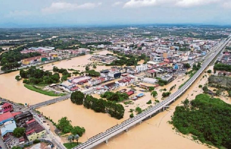 Kerajaan negeri sedia gerakkan 40 pam percepat aliran air di kawasan banjir