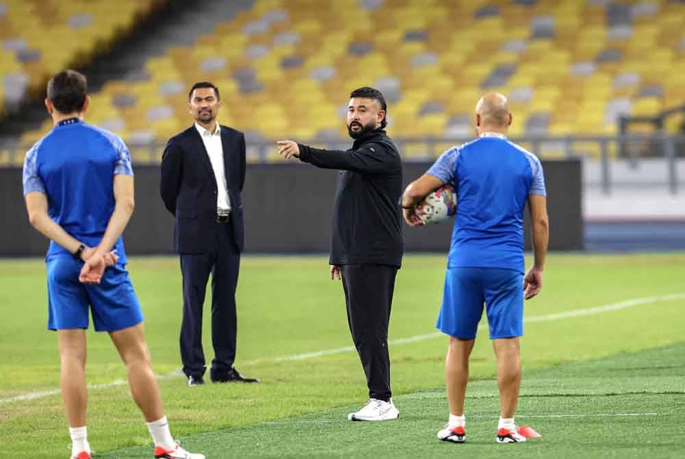 Final Piala Malaysia: TMJ tinjau kualiti padang Stadium Nasional