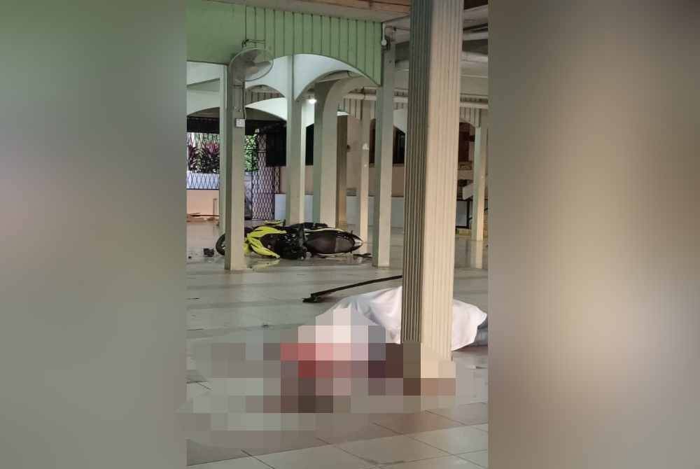 Lelaki maut, motosikal terbabas masuk ruang solat masjid