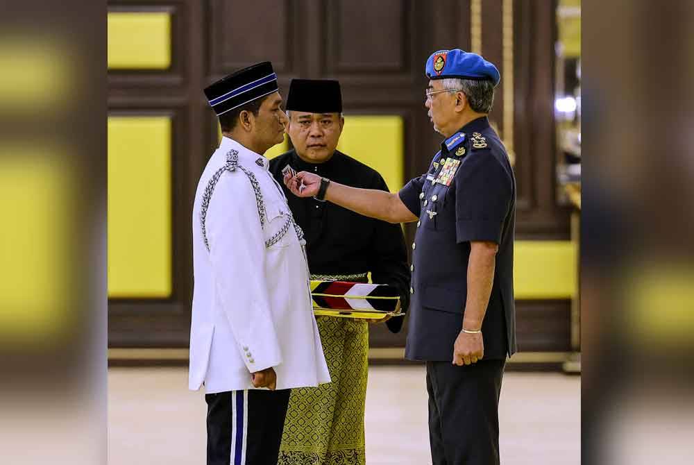 Wira Op Daulat, Mohamad Hasnal terima pingat panglima gagah berani