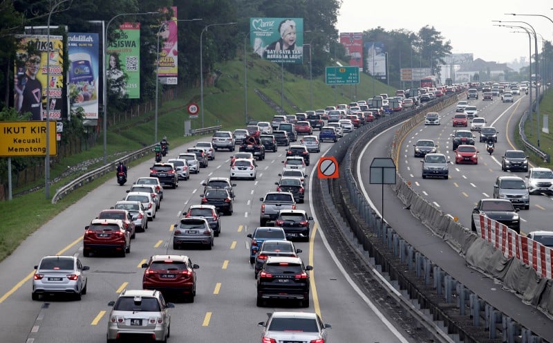 Trafik ke ibu negara dilapor lancar malam ini