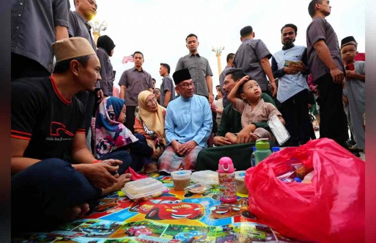 Hampir 10,000 sertai Majlis Iftar Madani bersama PM